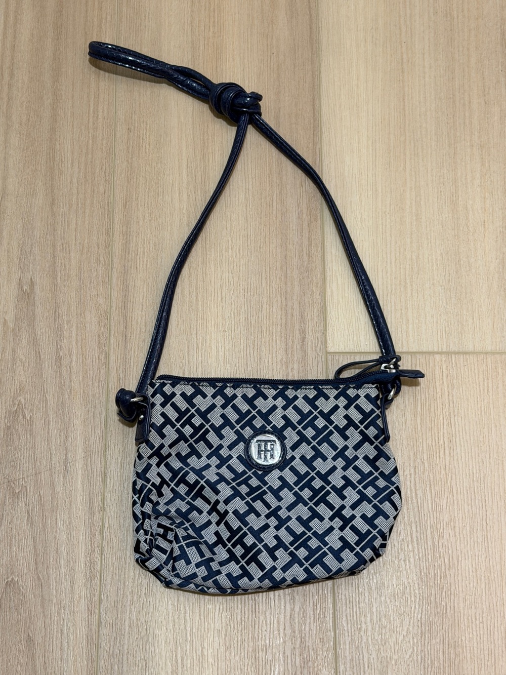 Tommy Hilfiger Women's Signature Jacquard Crossbody - Navy